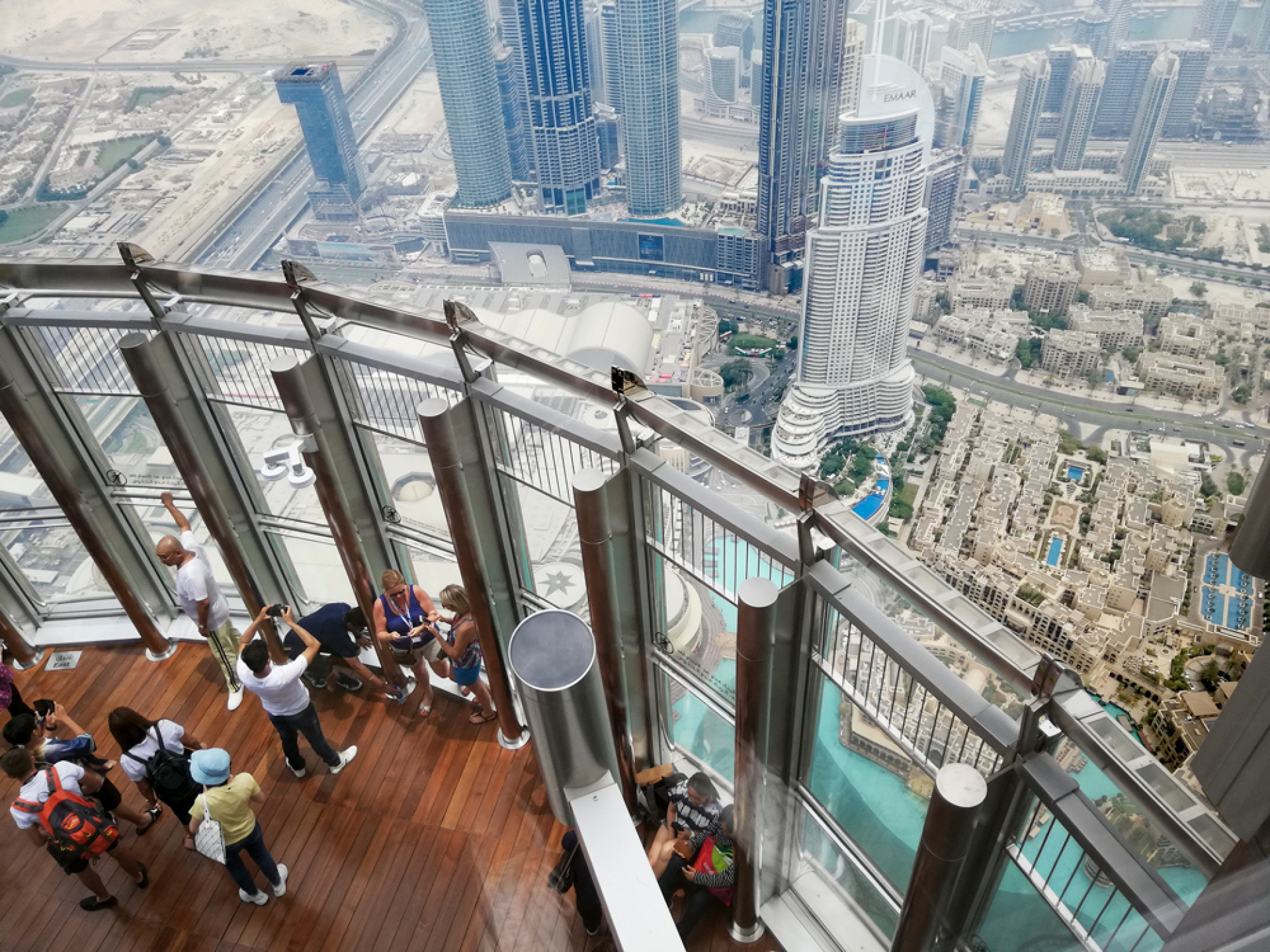 Dubai Burj Khalifa 129ste verdieping sfw 1000